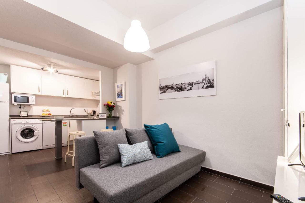 1 Habitacion Apartamento Temporada Lucero Madrid Eksteriør bilde