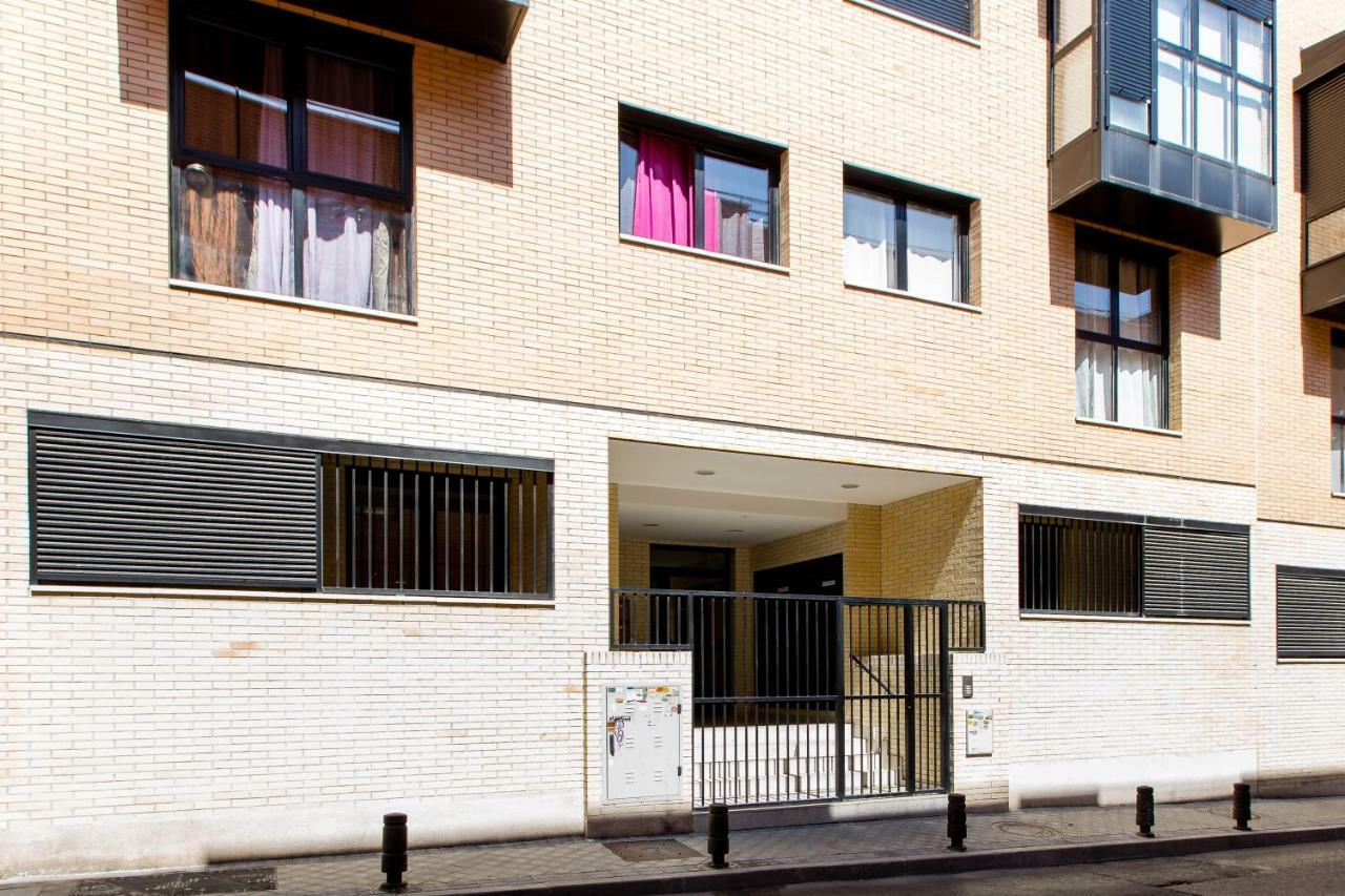 1 Habitacion Apartamento Temporada Lucero Madrid Eksteriør bilde